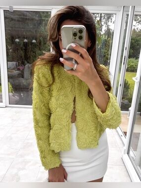 Zara Textured 3D Floral Cardigan Jacket Green Yellow L Blogger Fav Preppy